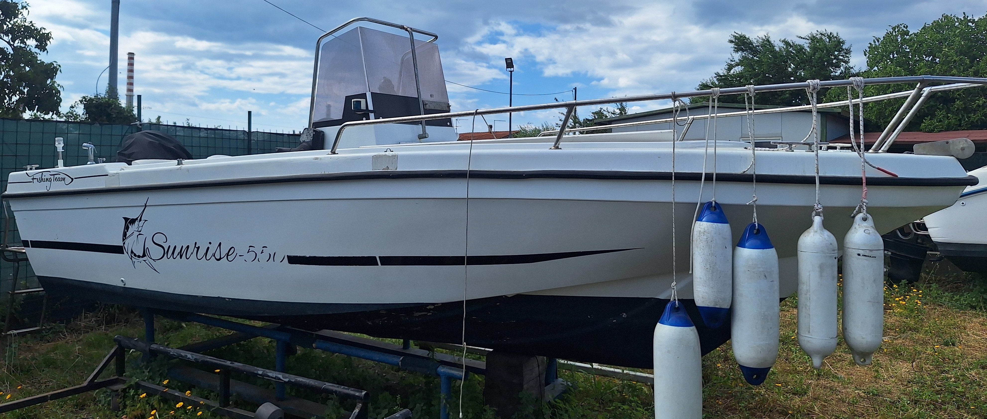 Sessa Marine 550 + 40 hp Mercury 4 tempi (RIBASSO)<br><a href=dettaglio.aspx?Id=249 >VAI ALLA SCHEDA</a>